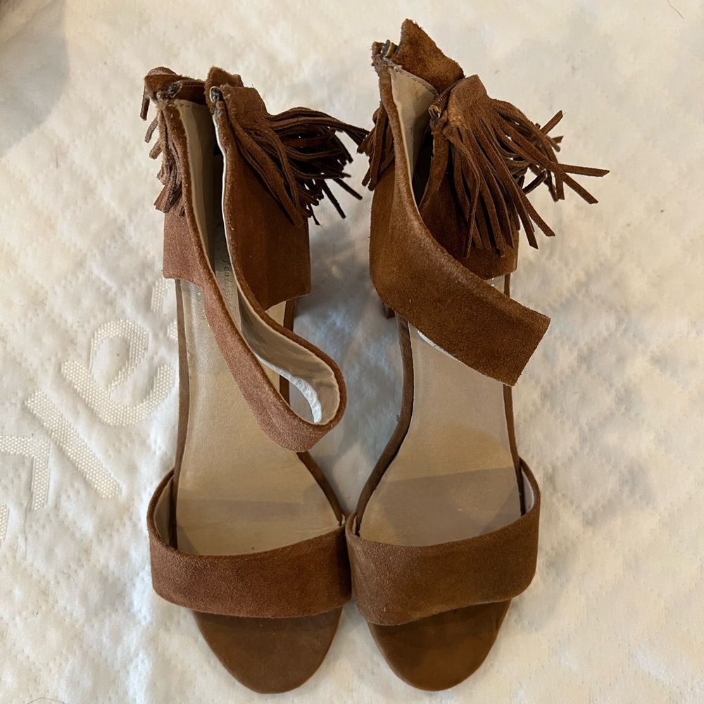 Seychelles women’s sandal heels, fringe detail, suede